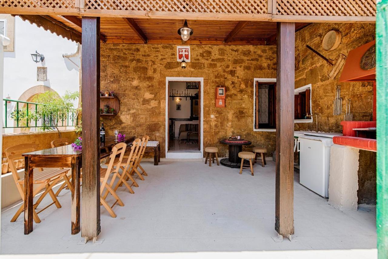 Hara'S Traditional Detached House In Malona Malona Village Buitenkant foto