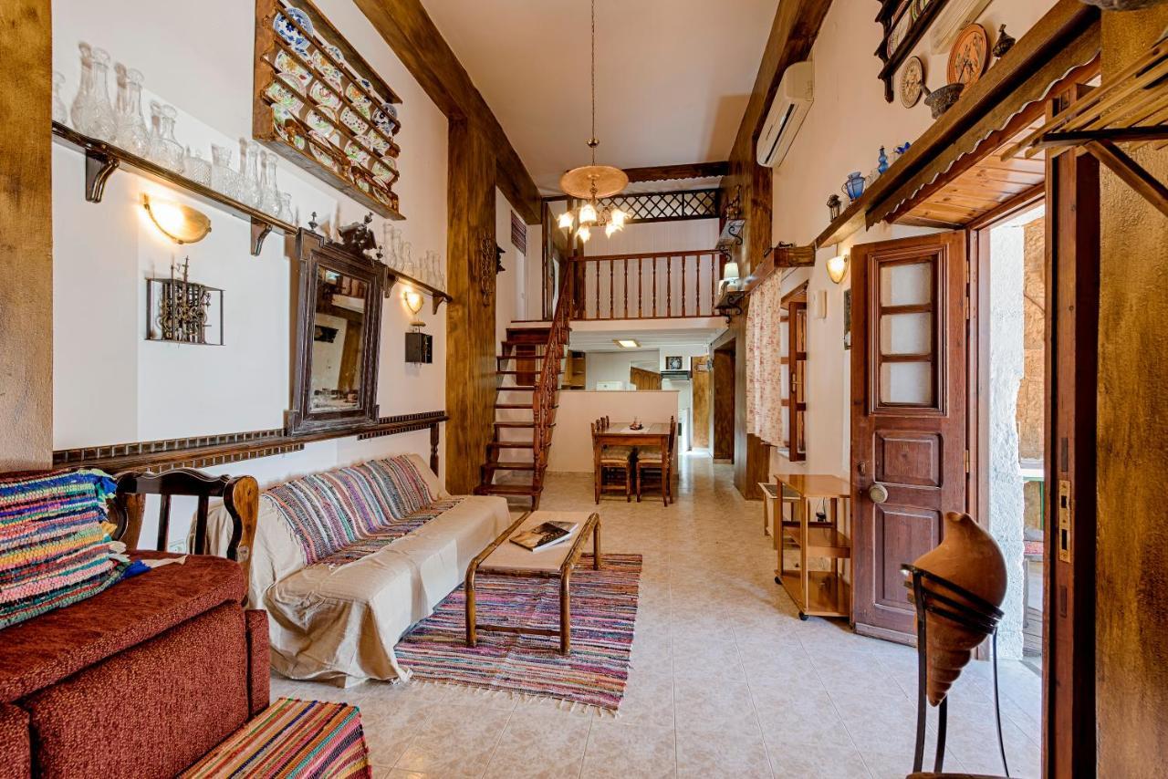 Hara'S Traditional Detached House In Malona Malona Village Buitenkant foto
